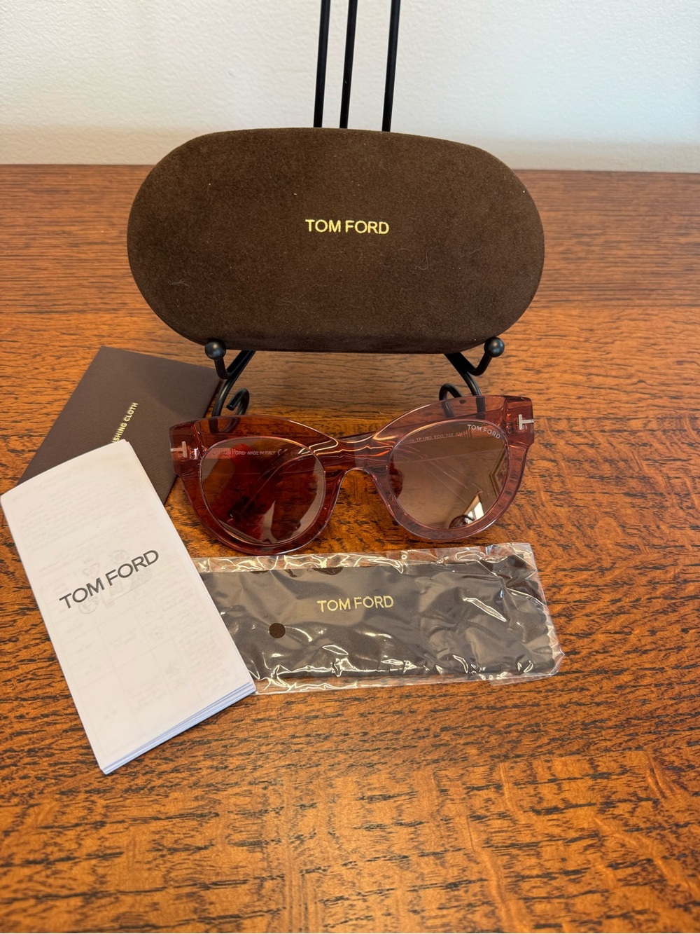 NIB Tom Ford Lucilla Cat-Eye Sunglasses - TF1063 72Z Rose